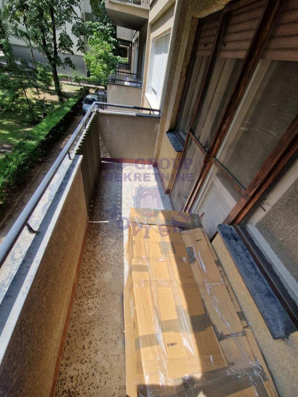 Slika 7 - Jednosoban, 16m2, Spens Novi Sad Novi Sad, sa terasom, ima lift