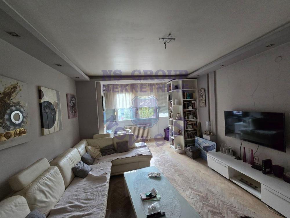 Slika 1 - Odlican dvosoban stan na Spensu!