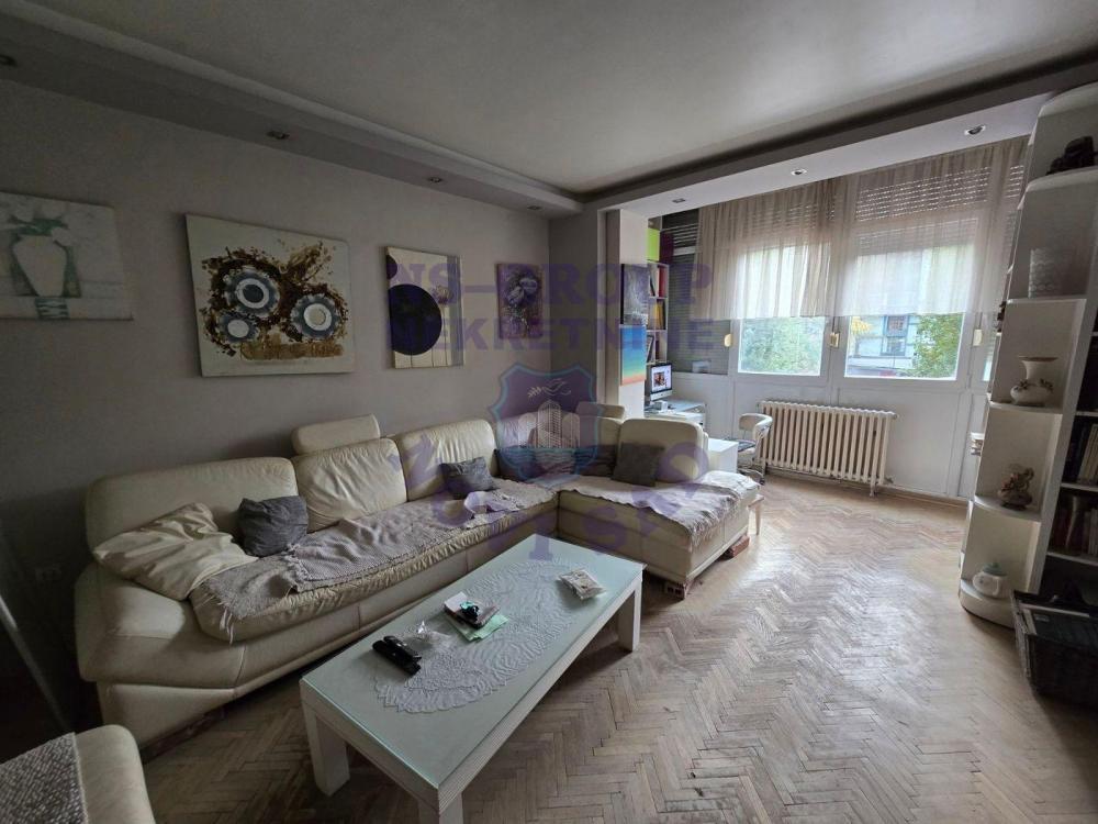 Glavna slika -Odlican dvosoban stan na Spensu!