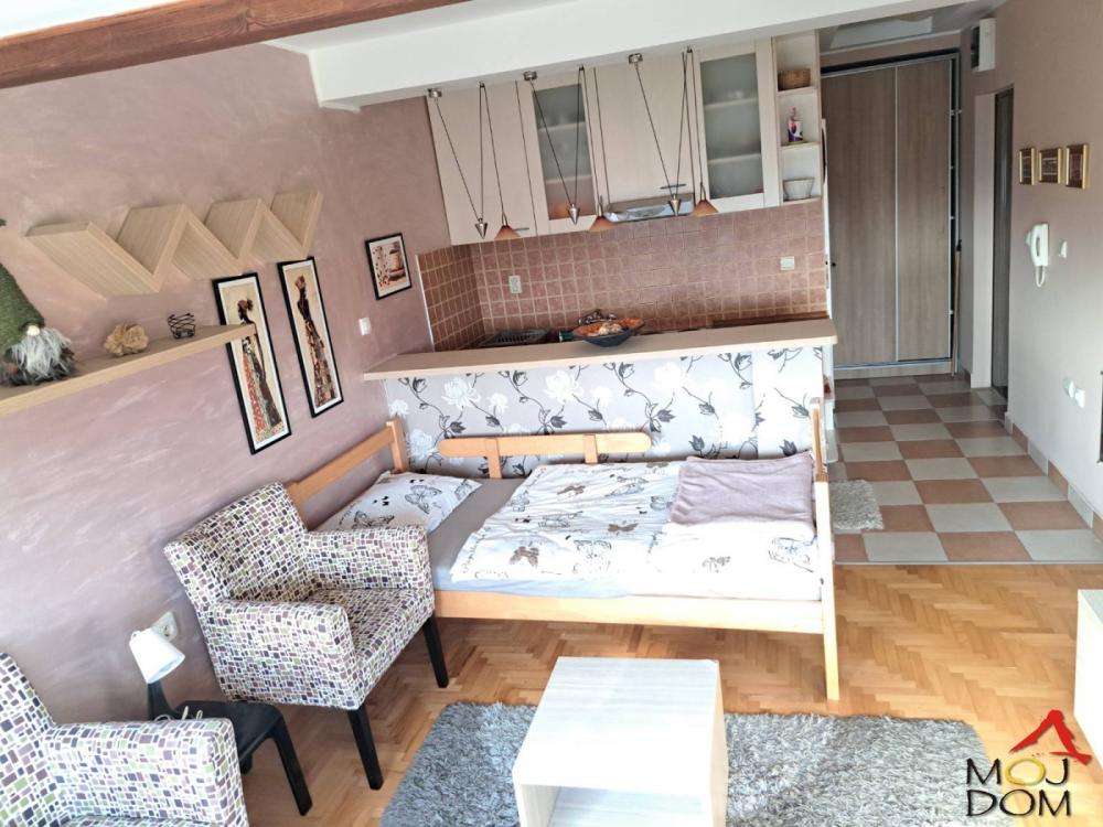 Slika 3 - Stan,NOVI SAD,TELEP,kv: 22, € 55600, ID: 1030653