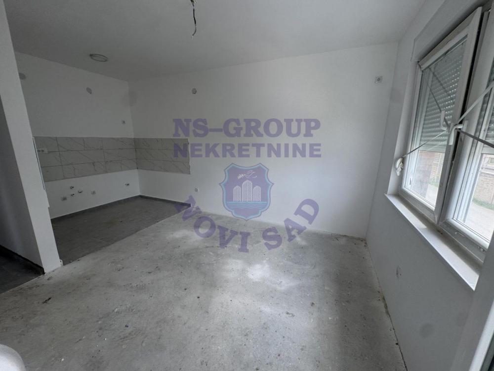 Slika 1 - Dvoiposoban, 42m2, Adice Novi Sad, sa terasom