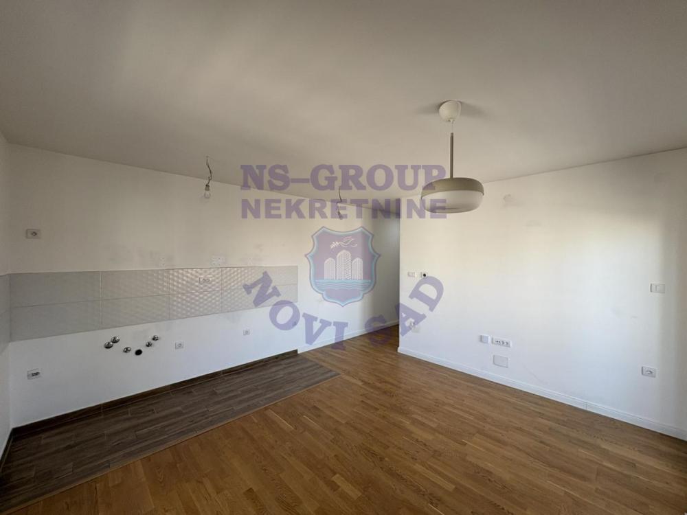 Slika 2 - Trosoban, 63m2, Bulevar patrijarha Pavla (Somborski bulevar) Novi Sad, sa terasom, ima lift