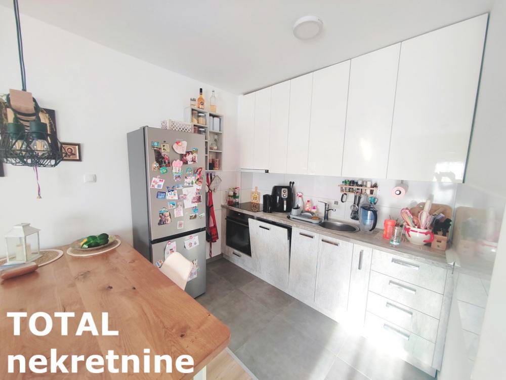 Slika 3 - Stan,NOVI SAD,LIPOV GAJ,kv: 51.00, € 120000, ID: 1102829