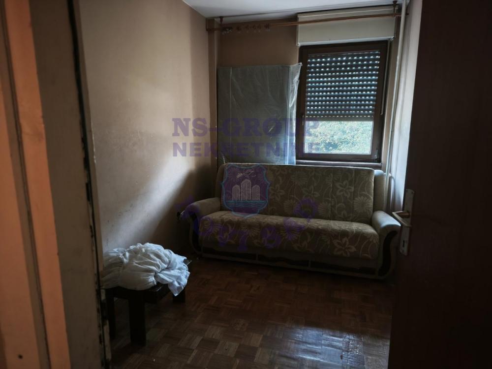 Slika 2 - Dvosoban, 54m2, Novo naselje Novi Sad, sa terasom, ima lift