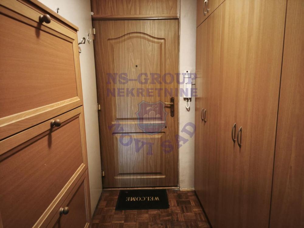 Slika 5 - Dvosoban, 54m2, Novo naselje Novi Sad, sa terasom, ima lift