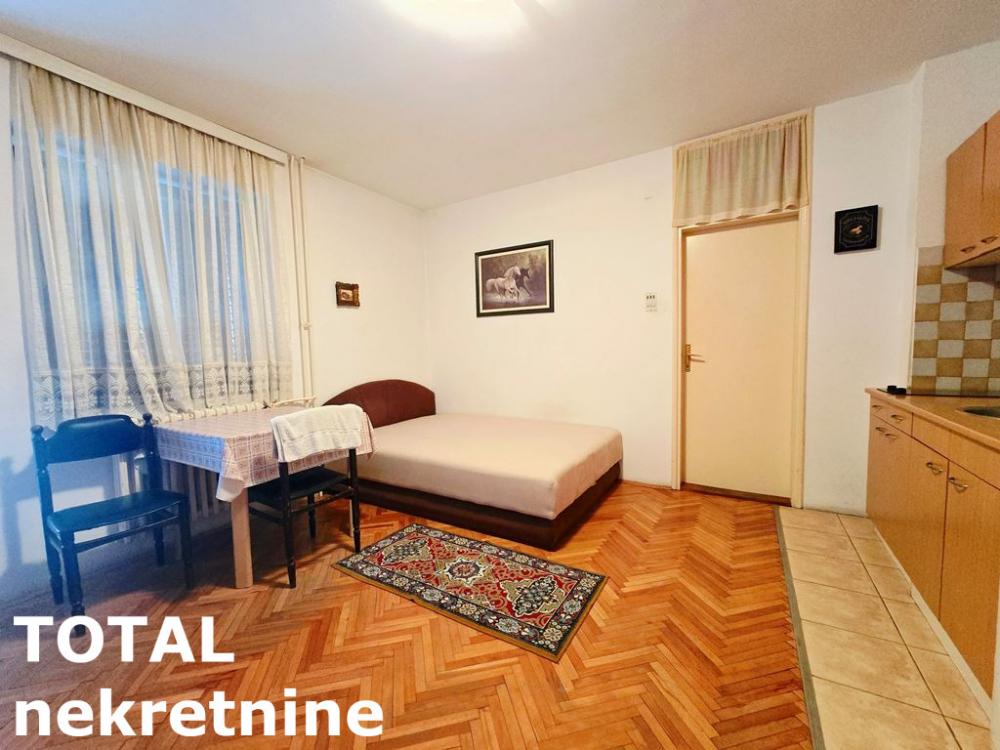 Slika 1 - Stan,NOVI SAD,GRBAVICA,kv: 27.00, € 88000, ID: 1102852