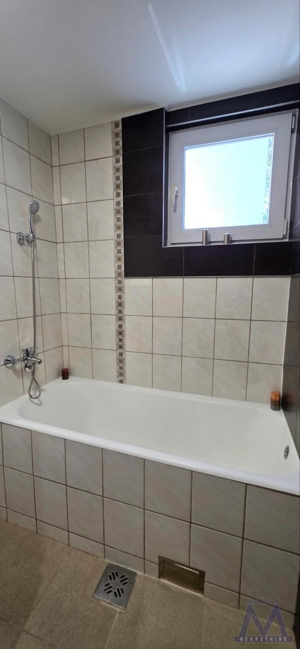 Slika 6 - Stan,NOVI SAD,SAJAM,kv: 37, € 123600, ID: 1019400