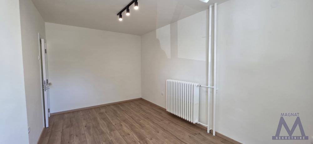 Slika 4 - Stan,NOVI SAD,SAJAM,kv: 37, € 123600, ID: 1019400