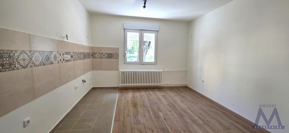 Slika 1 - Stan,NOVI SAD,SAJAM,kv: 37, € 123600, ID: 1019400