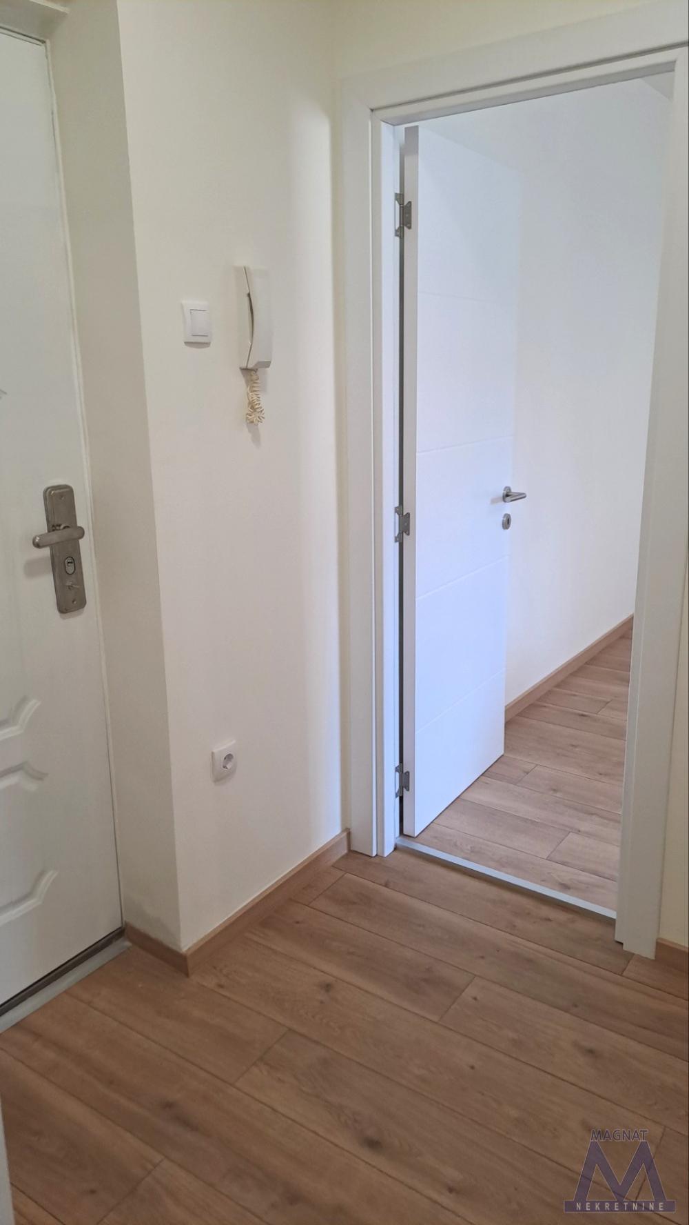 Slika 2 - Stan,NOVI SAD,SAJAM,kv: 37, € 123600, ID: 1019400