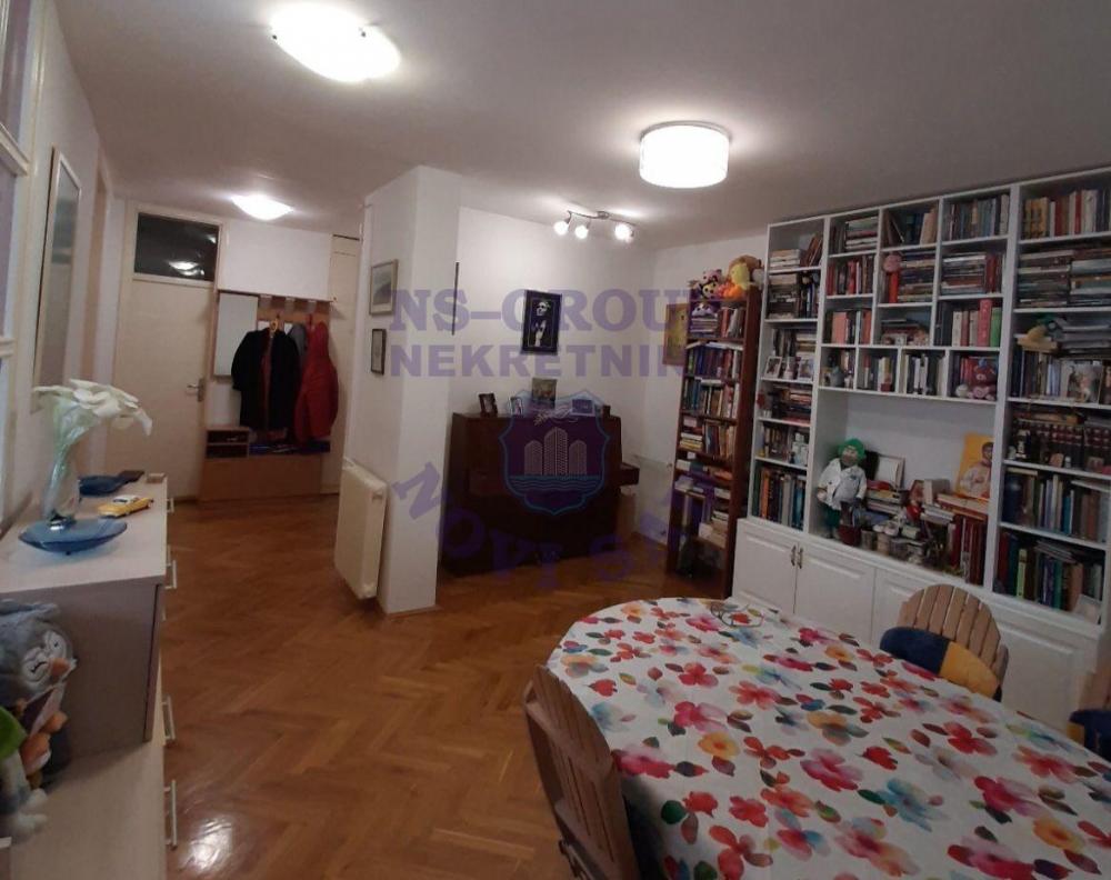 Slika 2 - Trosoban stan, atraktivna lokacija, Grbavica, šifra u bazi 574162, a na sajtu je 547042