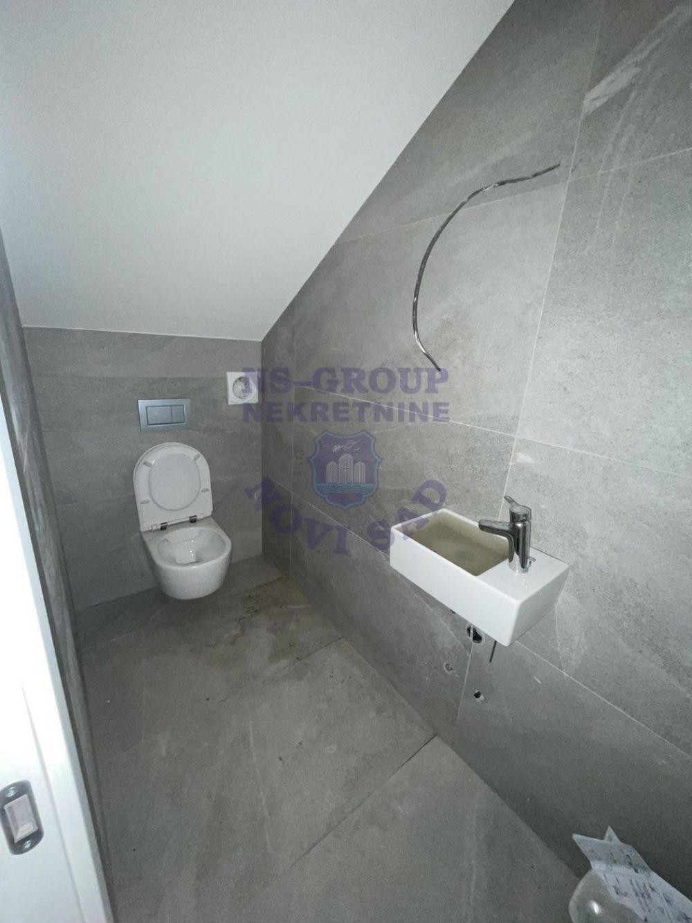 Slika 1 - Prodaja stana, 368m2, Adamovićevo naselje Novi Sad