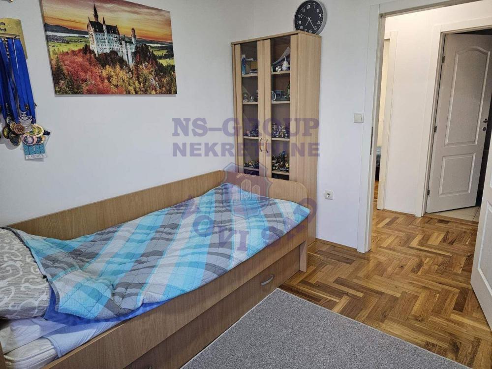 Glavna slika -Četvorosoban stan odličnog rasporeda