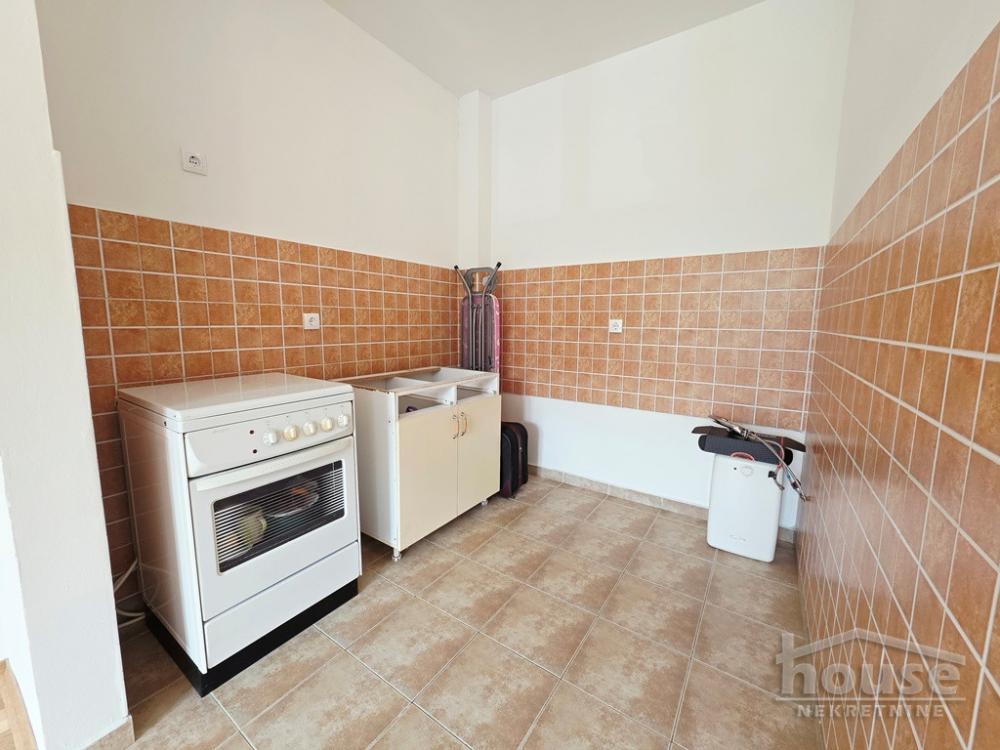Slika 5 - Stan,NOVI SAD,BULEVAR EVROPE,kv: 43.00, € 130000, ID: 1064818