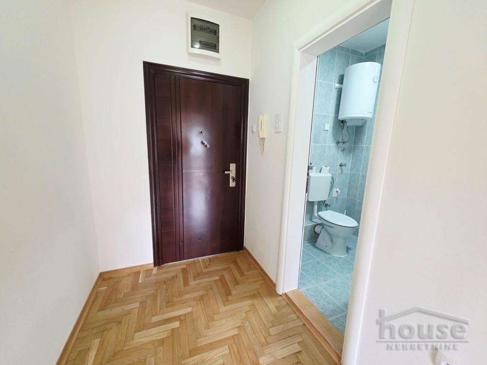 Slika 11 - Stan,NOVI SAD,BULEVAR EVROPE,kv: 43.00, € 130000, ID: 1064818
