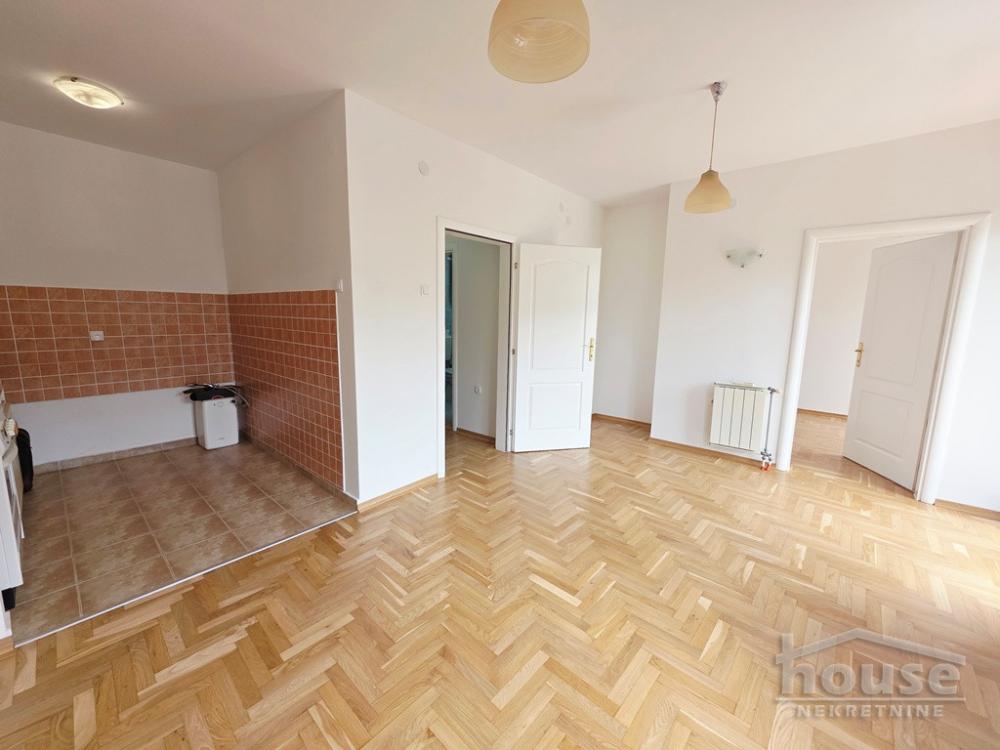 Slika 4 - Stan,NOVI SAD,BULEVAR EVROPE,kv: 43.00, € 130000, ID: 1064818