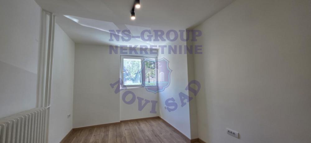 Slika 5 - Š-573882-Komplet renoviran