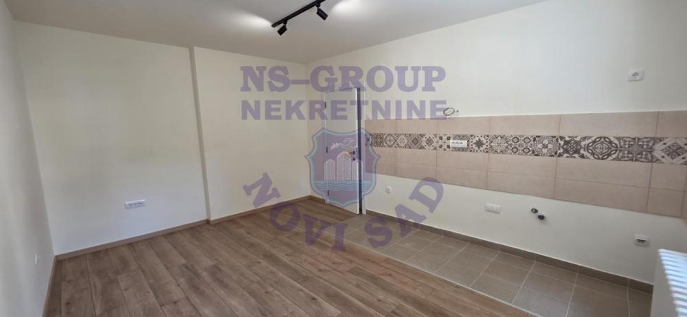Slika 1 - Š-573882-Komplet renoviran