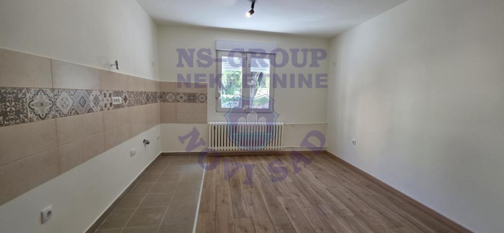 Slika 3 - Š-573882-Komplet renoviran