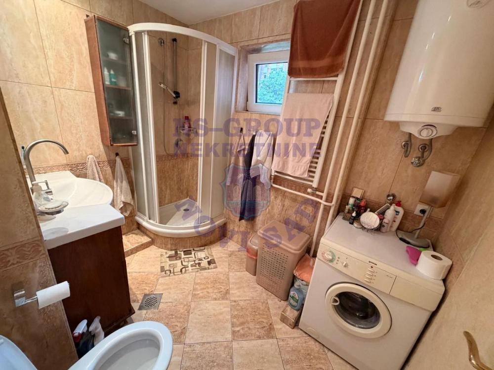 Slika 10 - Trosoban, 70m2, Bulevar oslobođenja Novi Sad, sa terasom, ima lift