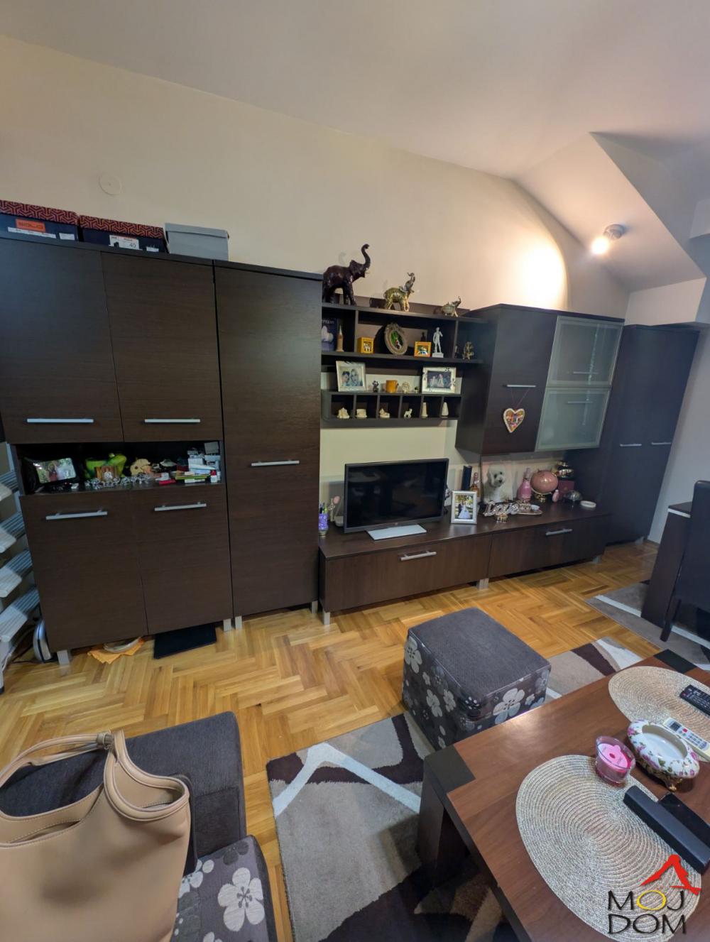 Slika 2 - Stan,NOVI SAD,KEJ,kv: 40, € 118500, ID: 1030614