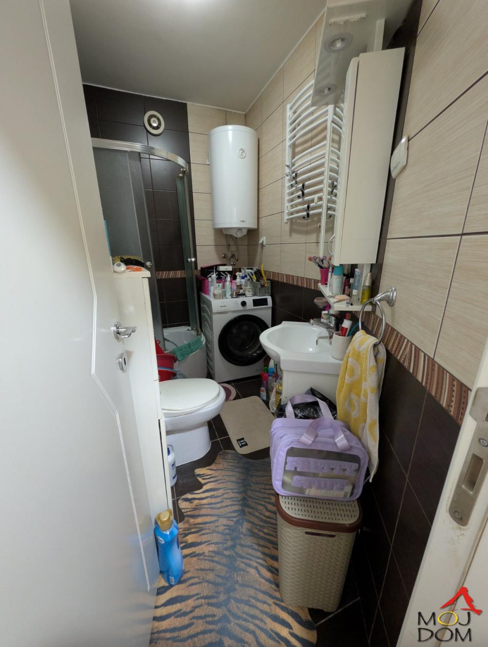 Slika 9 - Stan,NOVI SAD,KEJ,kv: 40, € 118500, ID: 1030614