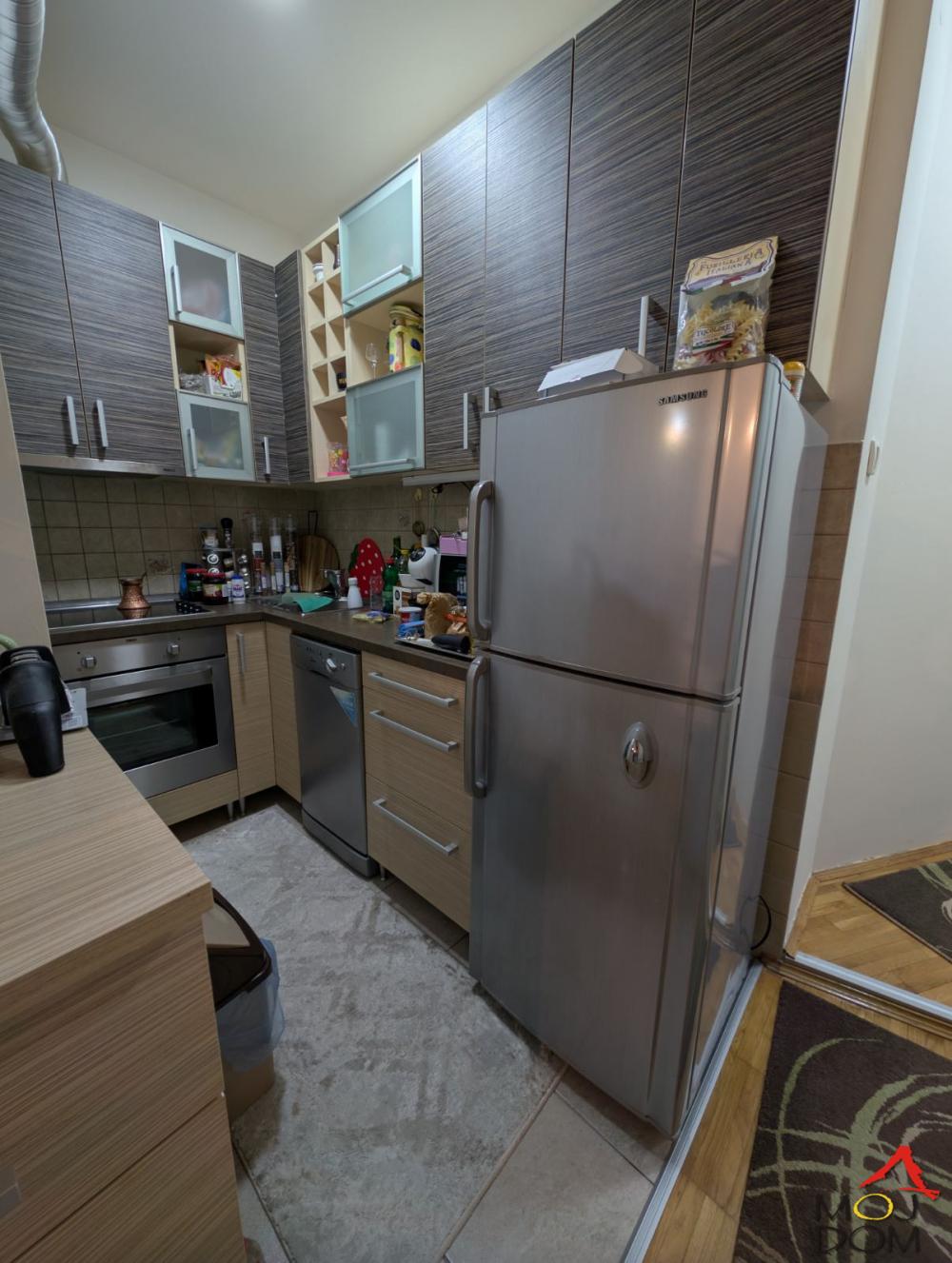 Slika 7 - Stan,NOVI SAD,KEJ,kv: 40, € 118500, ID: 1030614