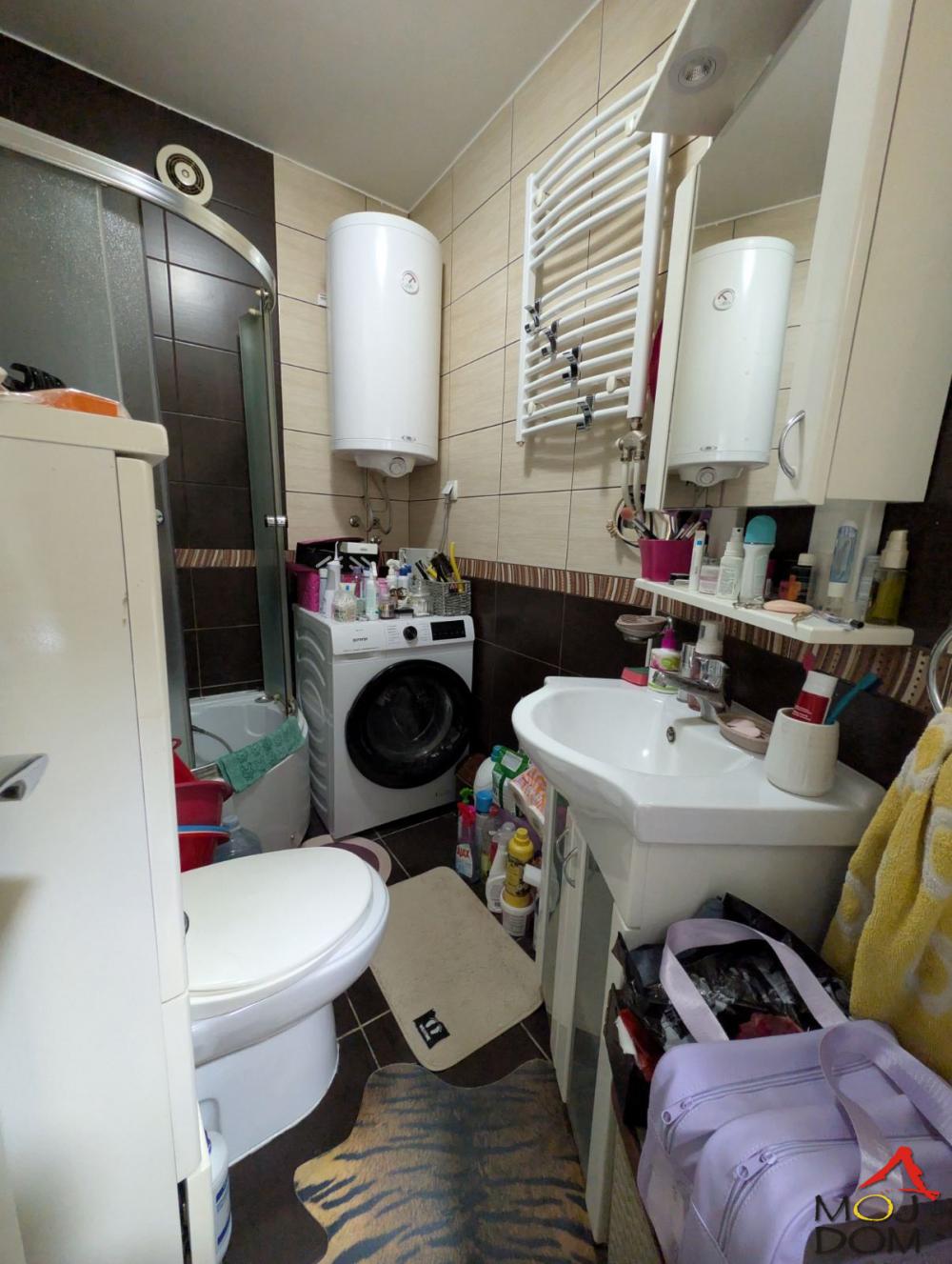 Slika 10 - Stan,NOVI SAD,KEJ,kv: 40, € 118500, ID: 1030614