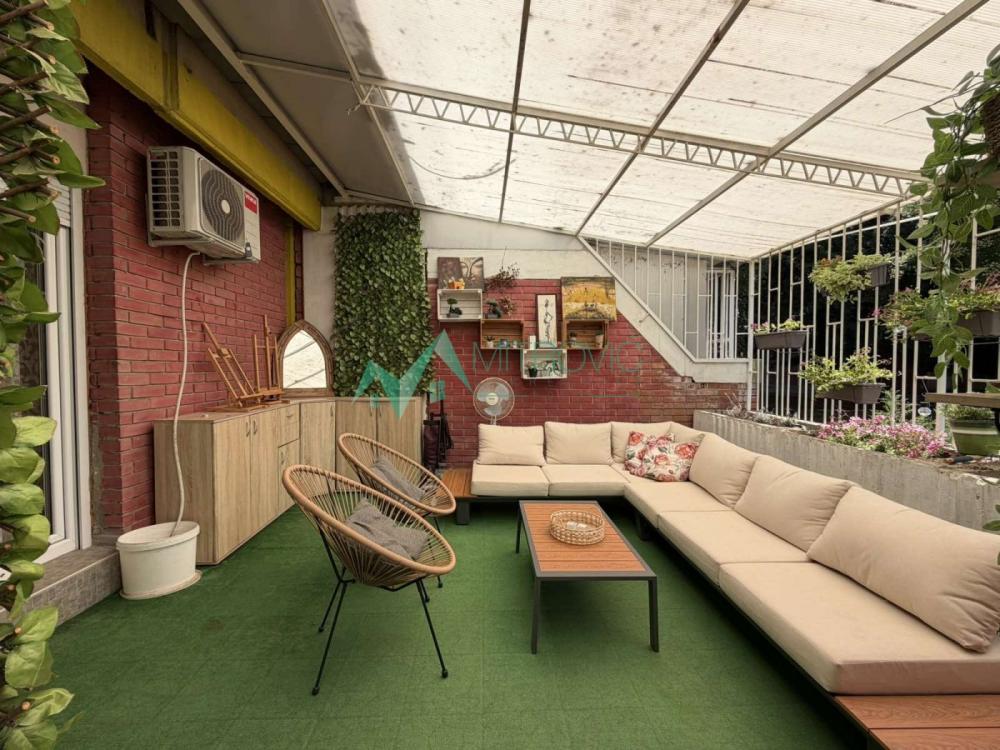 Slika 2 - Narodnog fronta, kompletno opremljen stan sa dvorištem, +30m2.