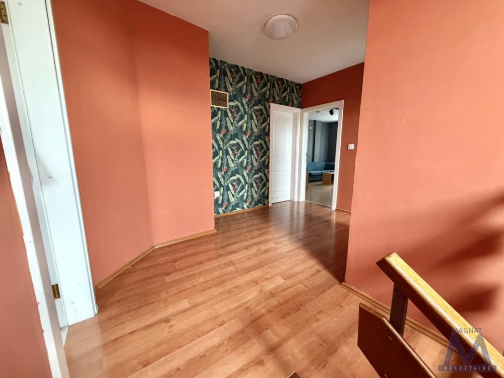 Slika 9 - Stan,NOVI SAD,LIPOV GAJ,kv: 131, € 267800, ID: 1019401