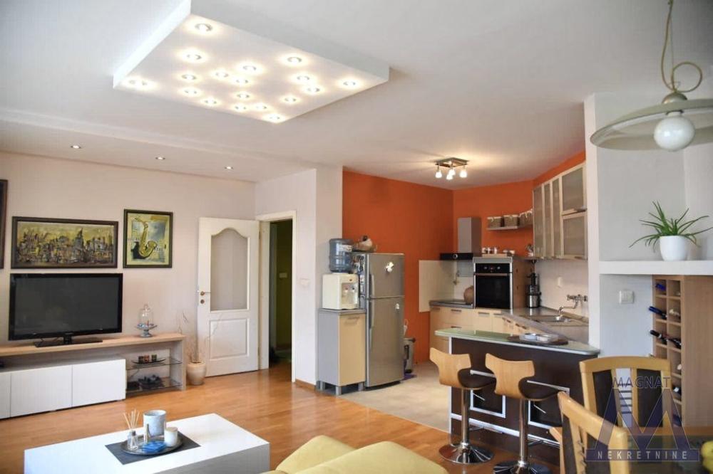 Slika 3 - Stan,NOVI SAD,LIPOV GAJ,kv: 131, € 267800, ID: 1019401