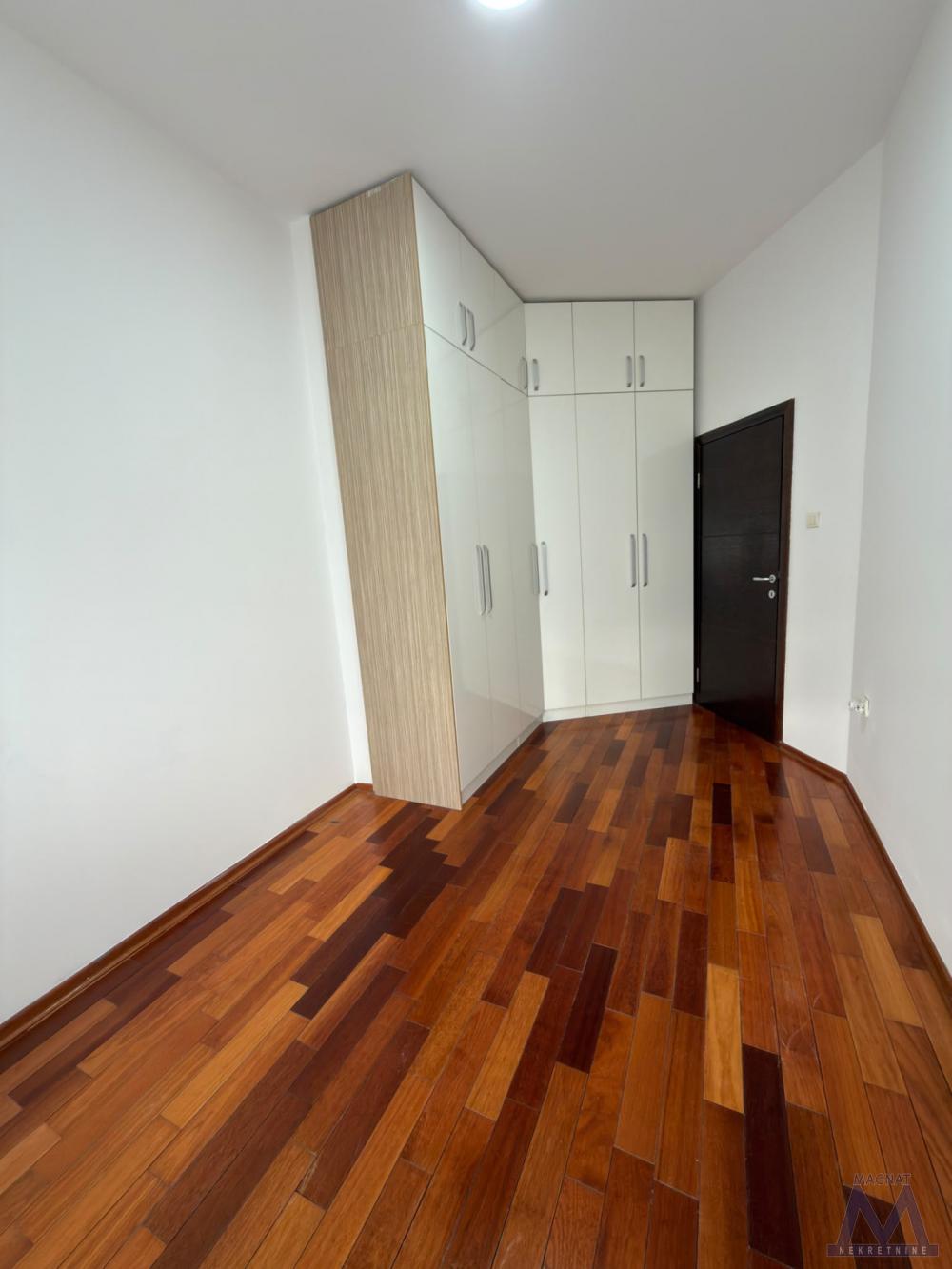 Slika 4 - Stan,NOVI SAD,BULEVAR EVROPE,kv: 67, € 179000, ID: 1019404