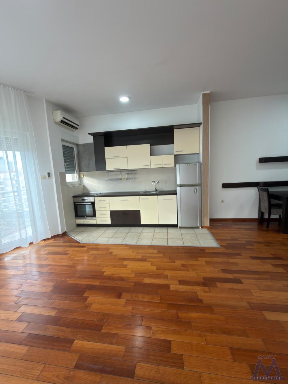 Slika 1 - Stan,NOVI SAD,BULEVAR EVROPE,kv: 67, € 179000, ID: 1019404