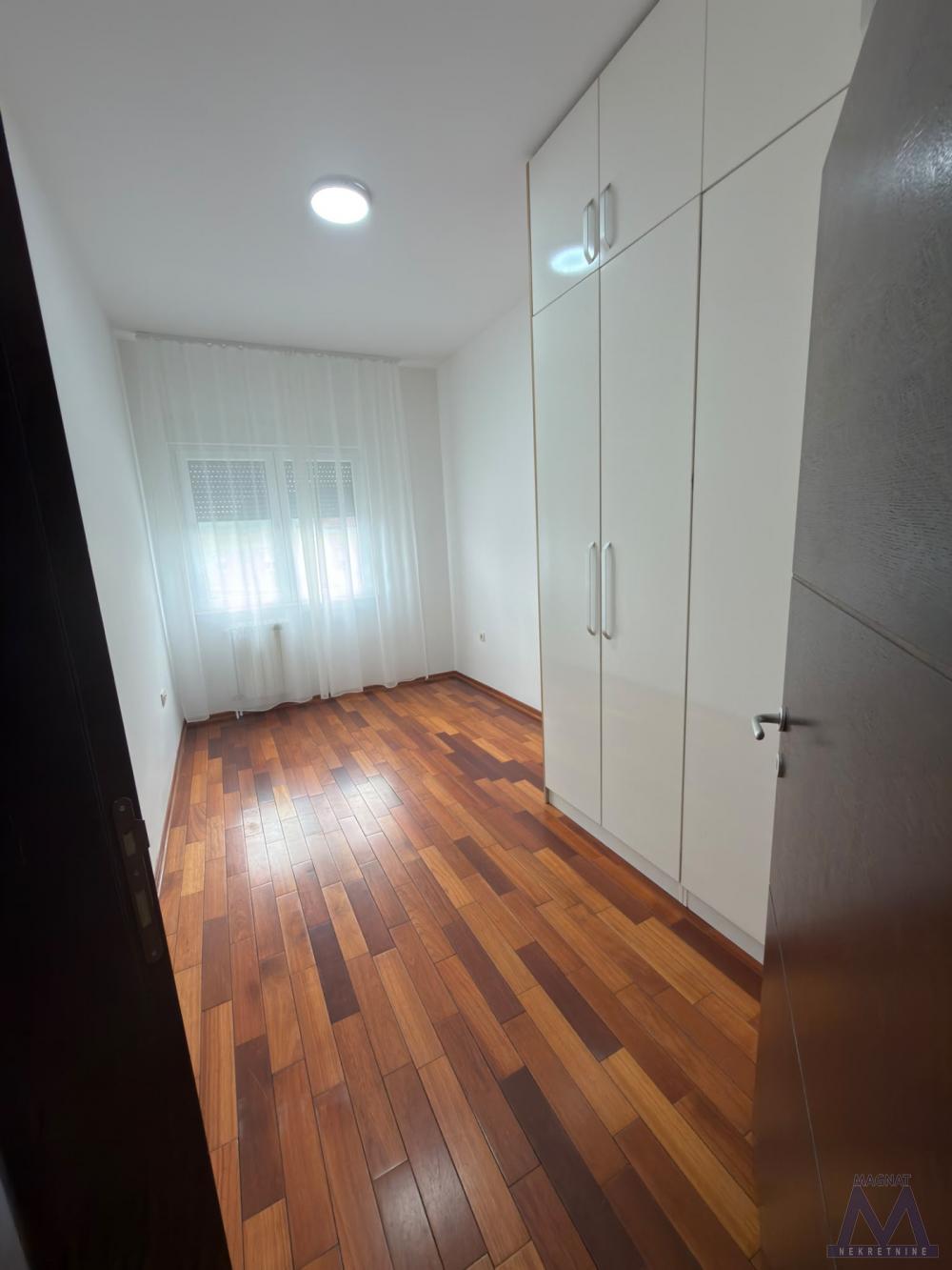 Slika 5 - Stan,NOVI SAD,BULEVAR EVROPE,kv: 67, € 179000, ID: 1019404