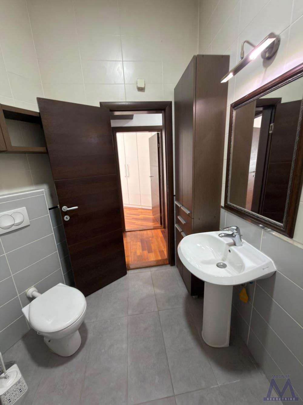Slika 11 - Stan,NOVI SAD,BULEVAR EVROPE,kv: 67, € 179000, ID: 1019404