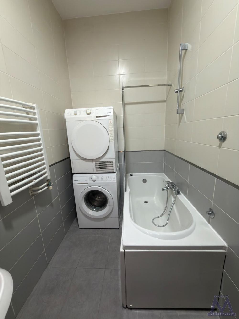 Slika 10 - Stan,NOVI SAD,BULEVAR EVROPE,kv: 67, € 179000, ID: 1019404