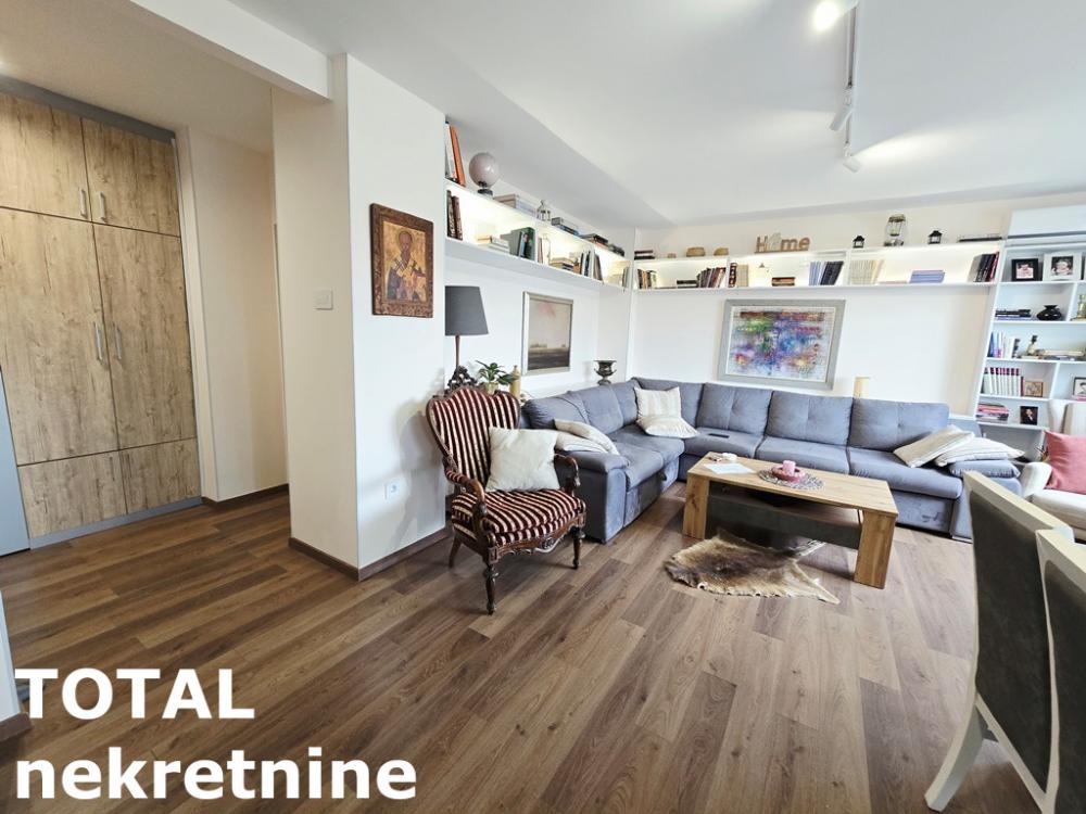 Slika 2 - Stan,NOVI SAD,BULEVAR,kv: 76.00, € 220000, ID: 1102857