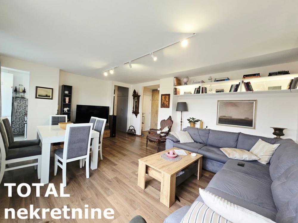 Slika 6 - Stan,NOVI SAD,BULEVAR,kv: 76.00, € 220000, ID: 1102857