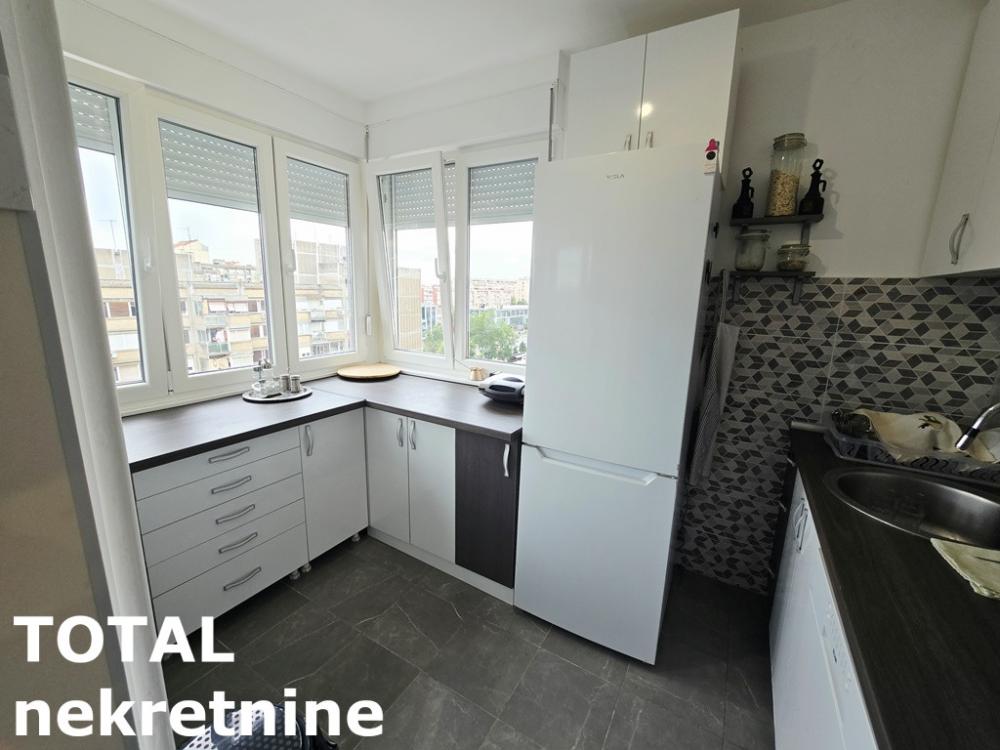 Slika 8 - Stan,NOVI SAD,BULEVAR,kv: 76.00, € 220000, ID: 1102857