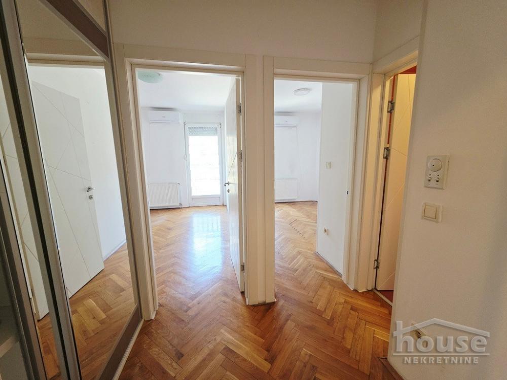 Slika 9 - Stan,NOVI SAD,BULEVAR,kv: 83.00, € 215800, ID: 1066025