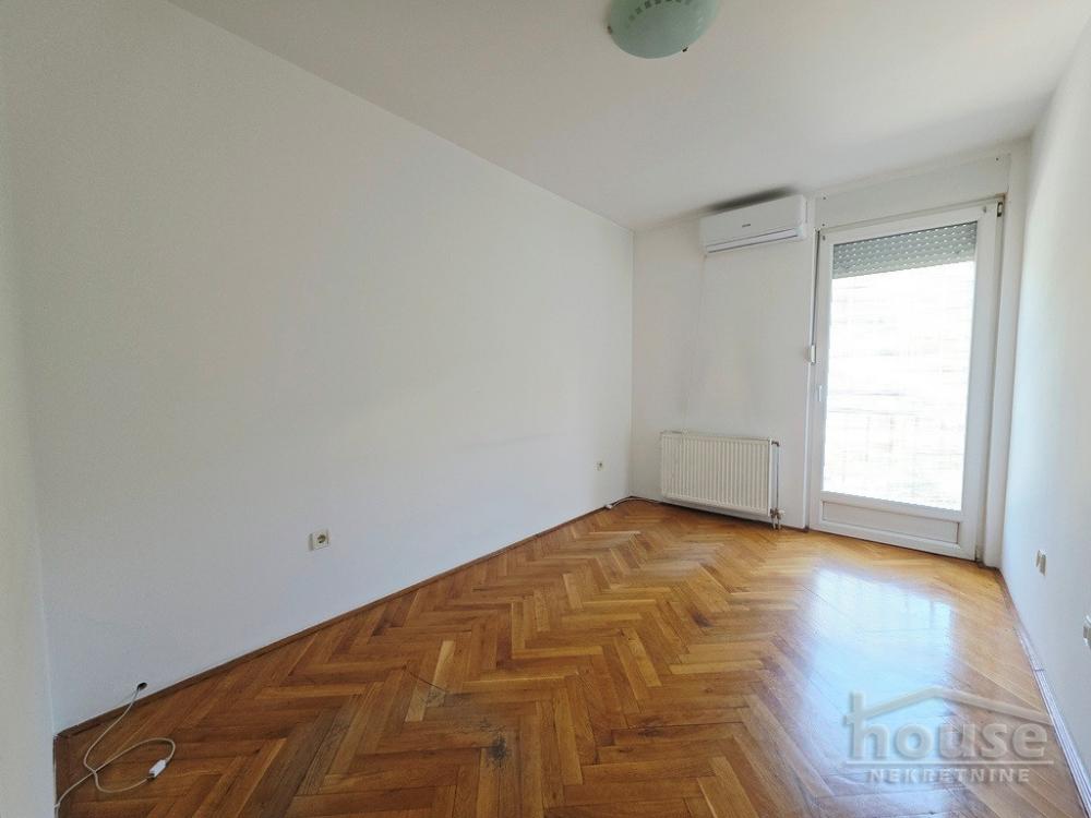 Slika 10 - Stan,NOVI SAD,BULEVAR,kv: 83.00, € 215800, ID: 1066025