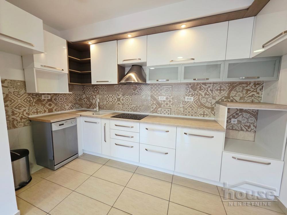 Slika 4 - Stan,NOVI SAD,BULEVAR,kv: 83.00, € 215800, ID: 1066025