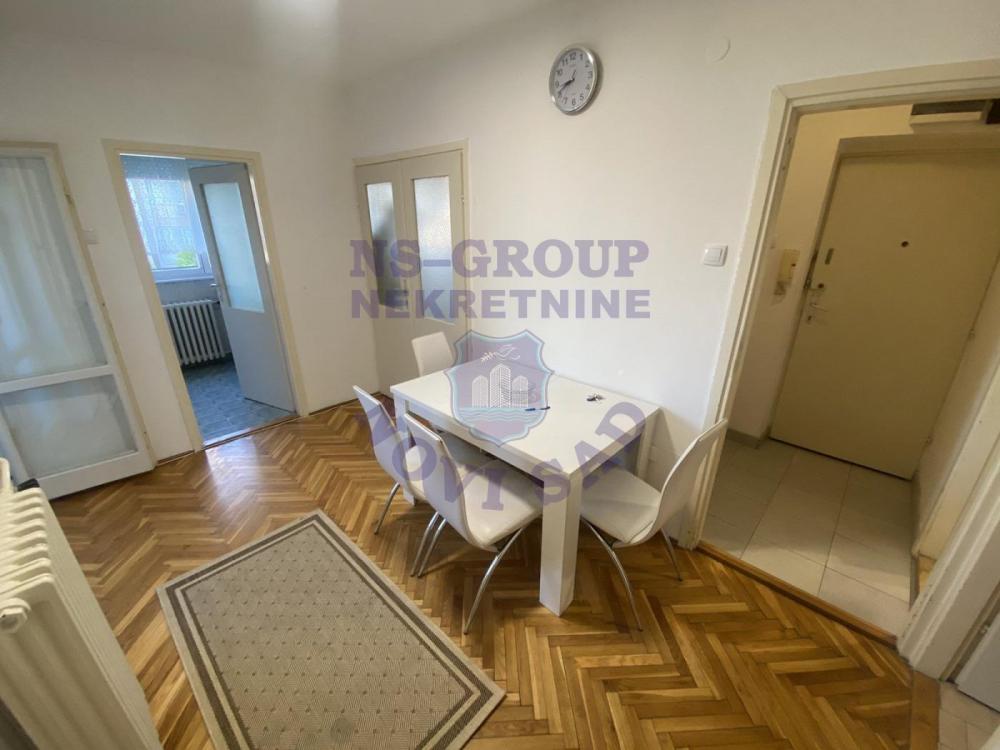 Slika 10 - 574472-Na prodaju odličan komforan dvosoban stan kod Bulevara oslobođenja.