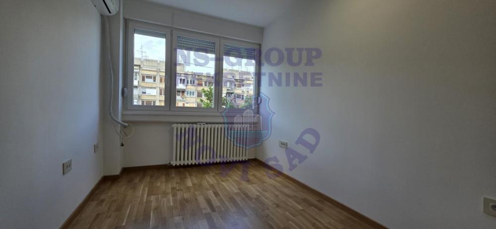 Slika 6 - 574289-Prodaje se kompletno renoviran stan na Socijalnom