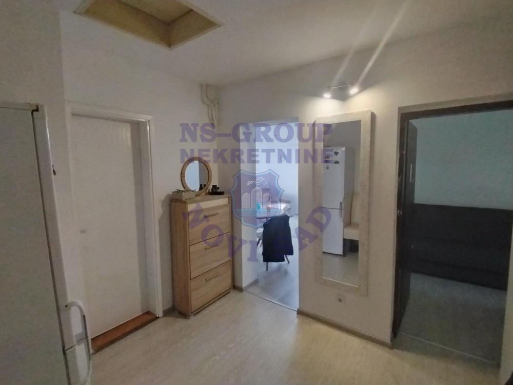 Slika 7 - Odličan dvoiposoban stan na Novom Naselju!