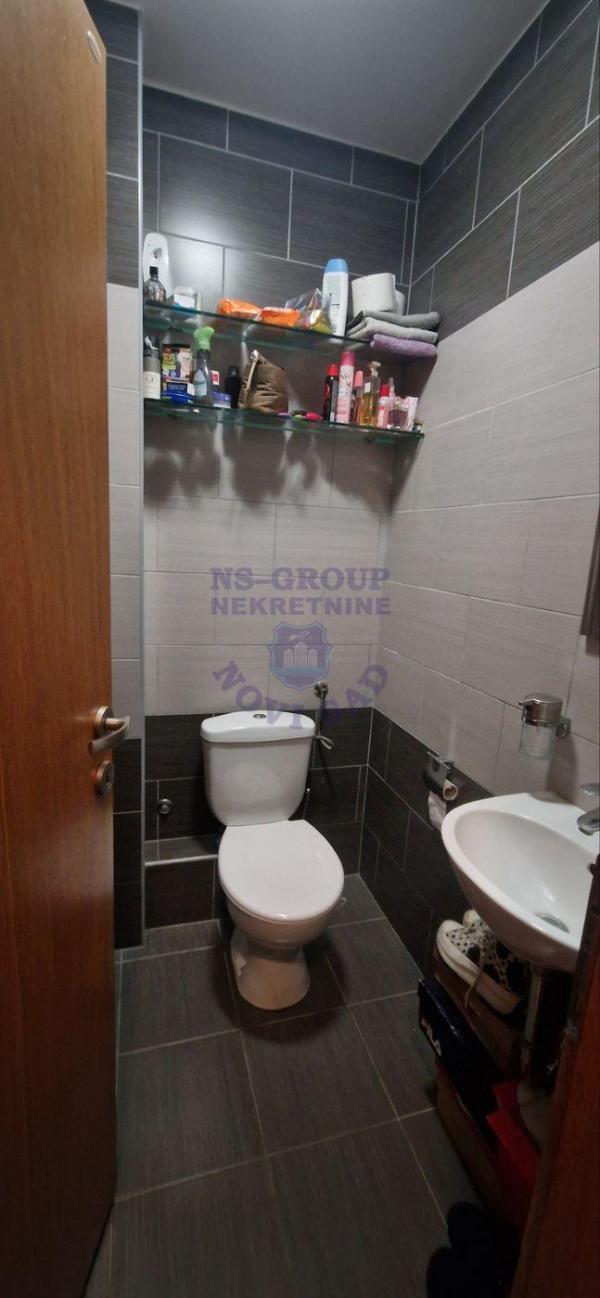Slika 2 - Prodaja stana, 70m2, Bulevar oslobođenja Novi Sad, sa terasom