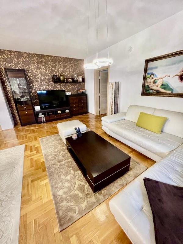 Glavna slika -Četvorosoban dupleks na Novom Naselju