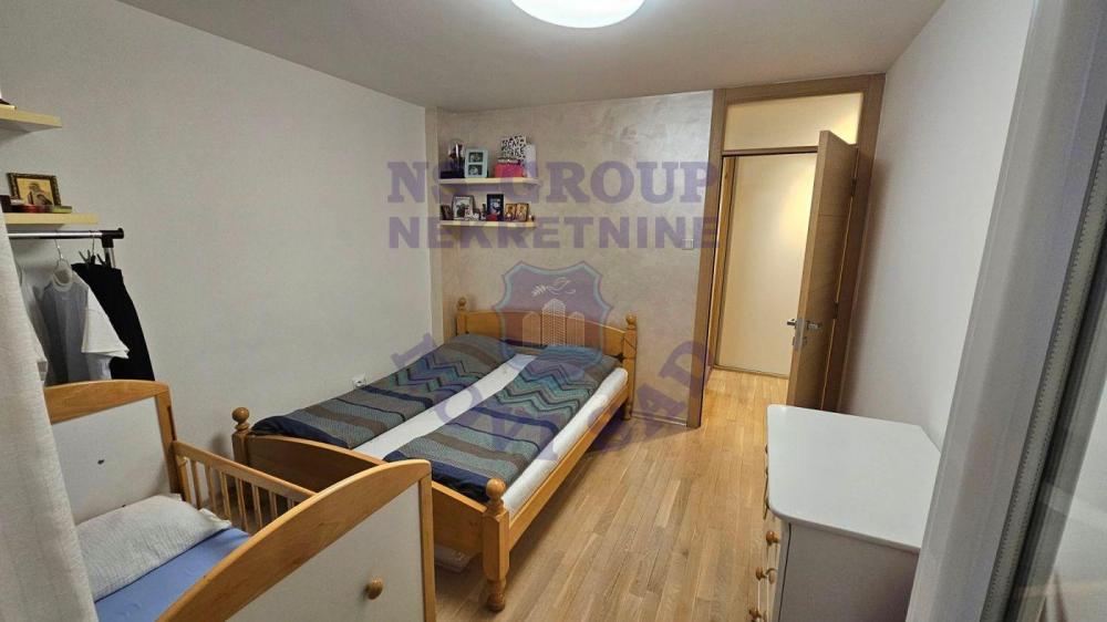 Slika 2 - Četvorosoban, 94m2, Novo naselje Novi Sad, sa terasom, ima lift