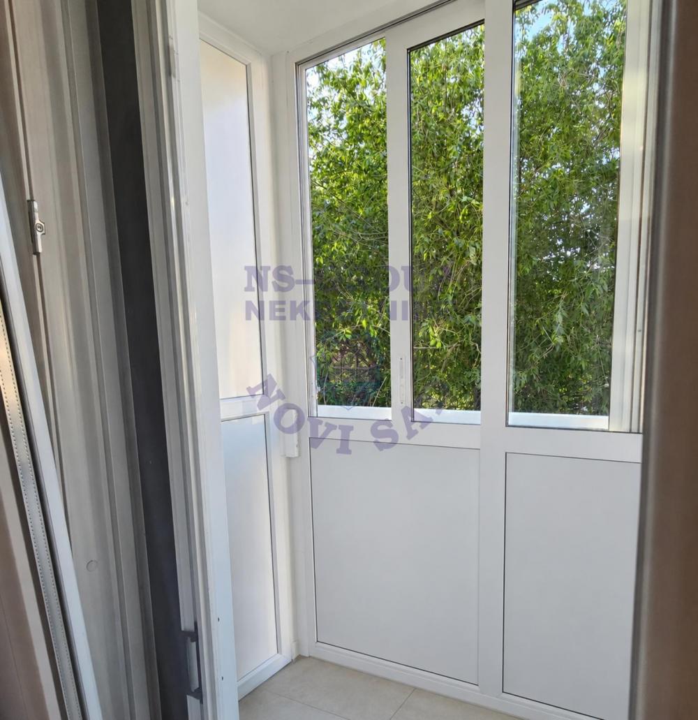 Slika 10 - Četvorosoban, 94m2, Novo naselje Novi Sad, sa terasom, ima lift
