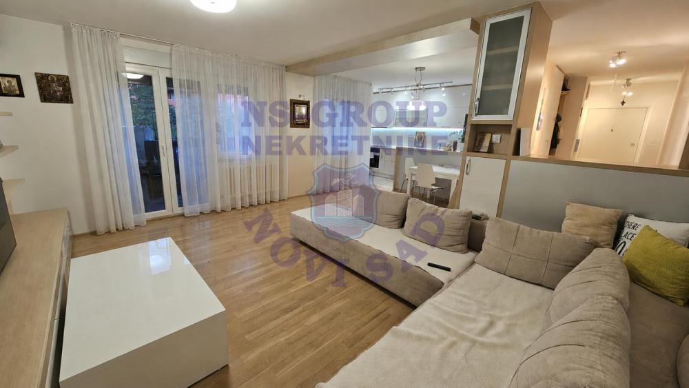 Slika 1 - Četvorosoban, 94m2, Novo naselje Novi Sad, sa terasom, ima lift